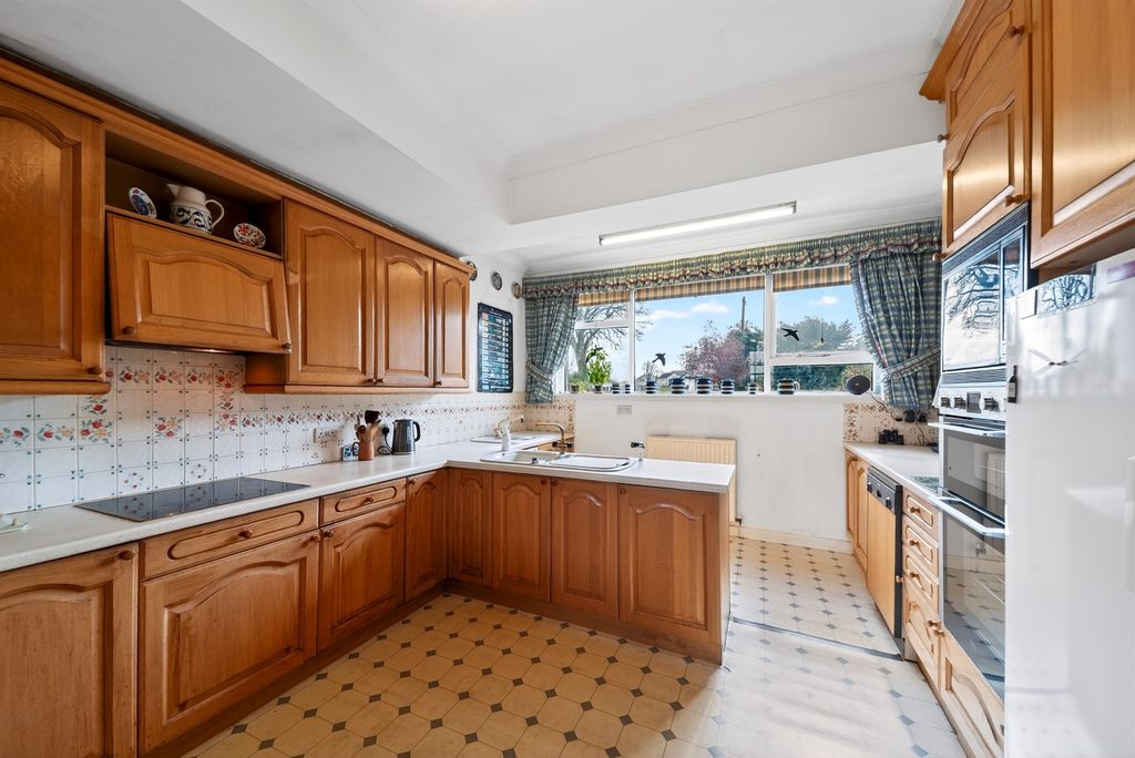 Property photo 3 of 22