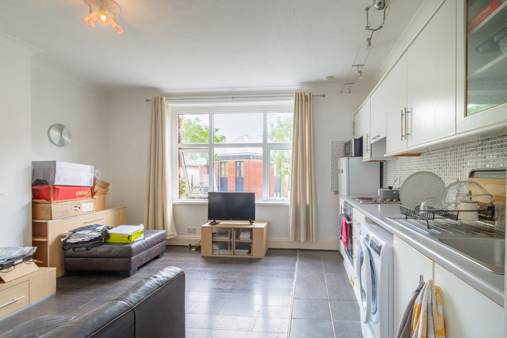 Property photo 3 of 7 Img_1780-Hdr