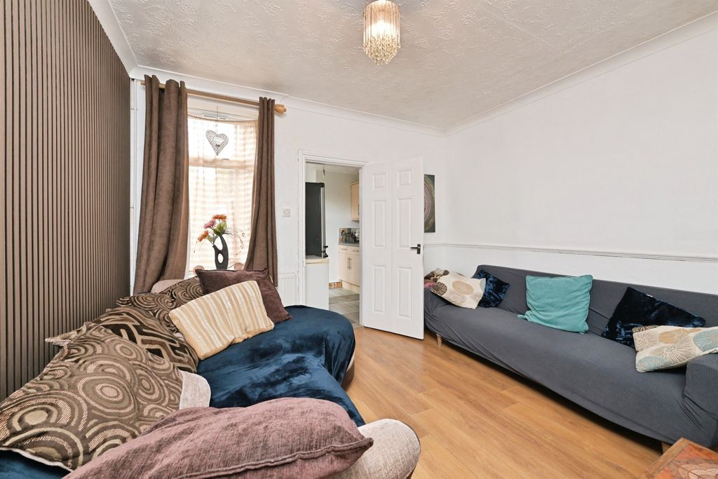 Property photo 3 of 15