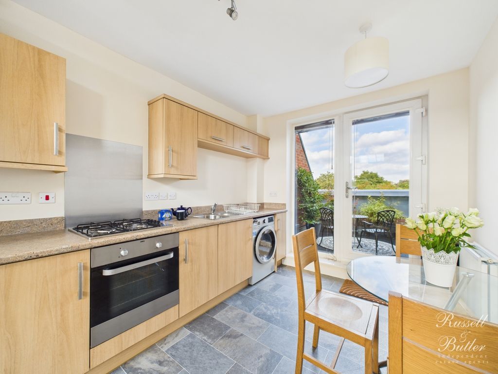 Property photo 3 of 20 Cam01995G0-Pr0375-Still013