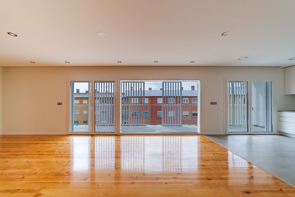 Property photo 2 of 30