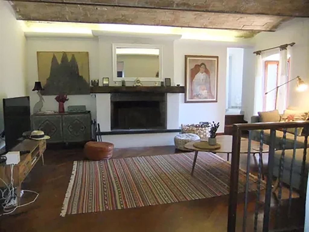 Property photo 1 of 24 Living Room