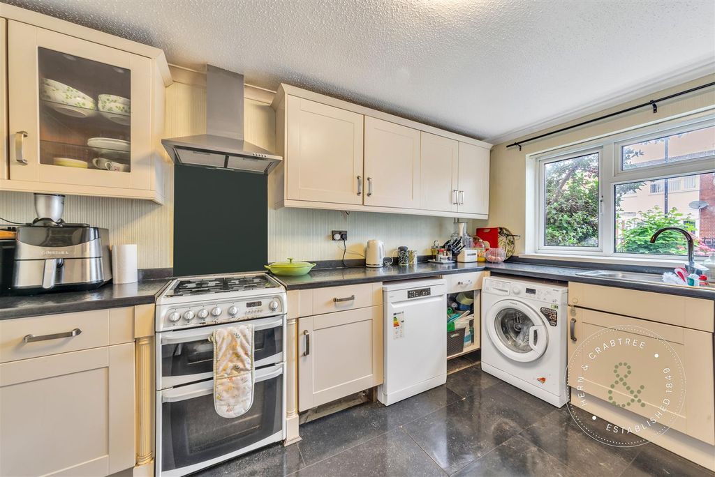 Property photo 2 of 31 Graham-Walk-09.Jpg