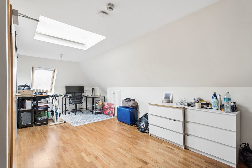 Additional image 17 of 6 bed detached house for saleChiltern Road, Pinner HA5