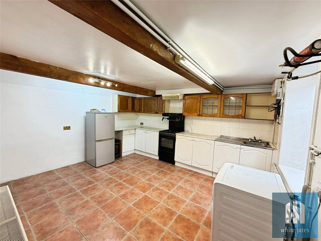 Property photo 2 of 12 Picture No. 34