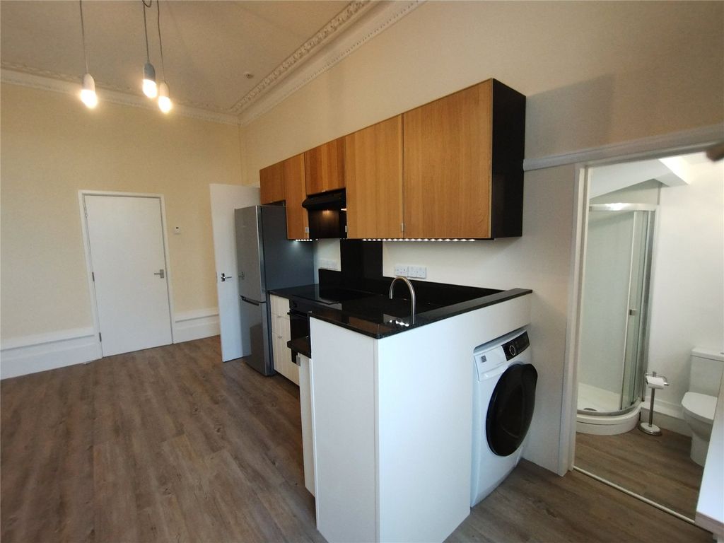 Property photo 3 of 11 Picture No. 17