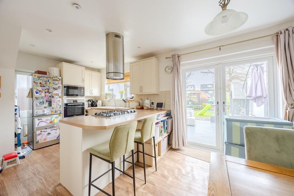 Property photo 2 of 26 Kitchen/Diner