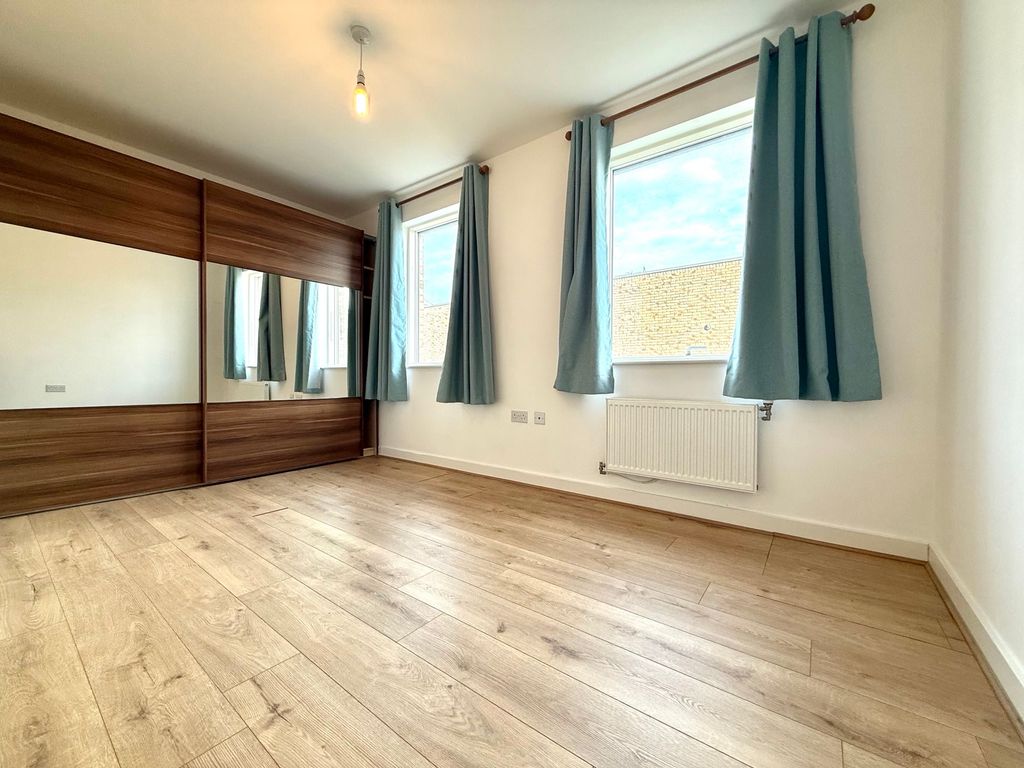 Property photo 3 of 7 Bedroom