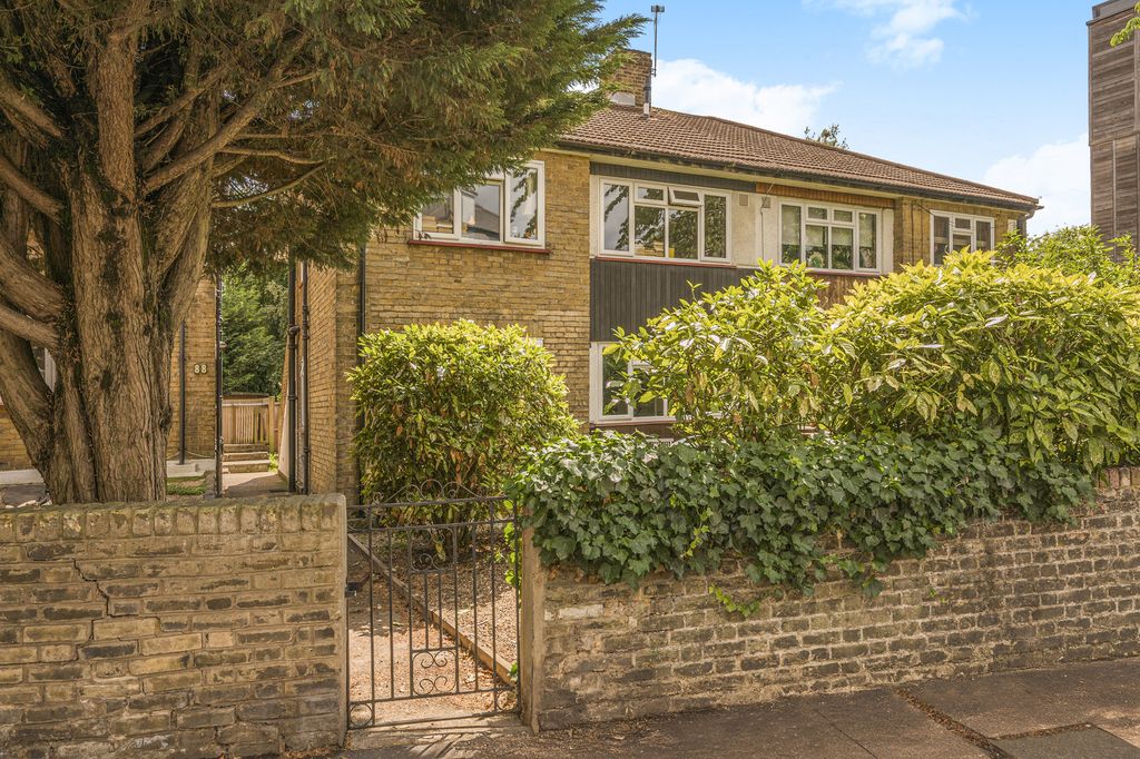 Property photo 2 of 11