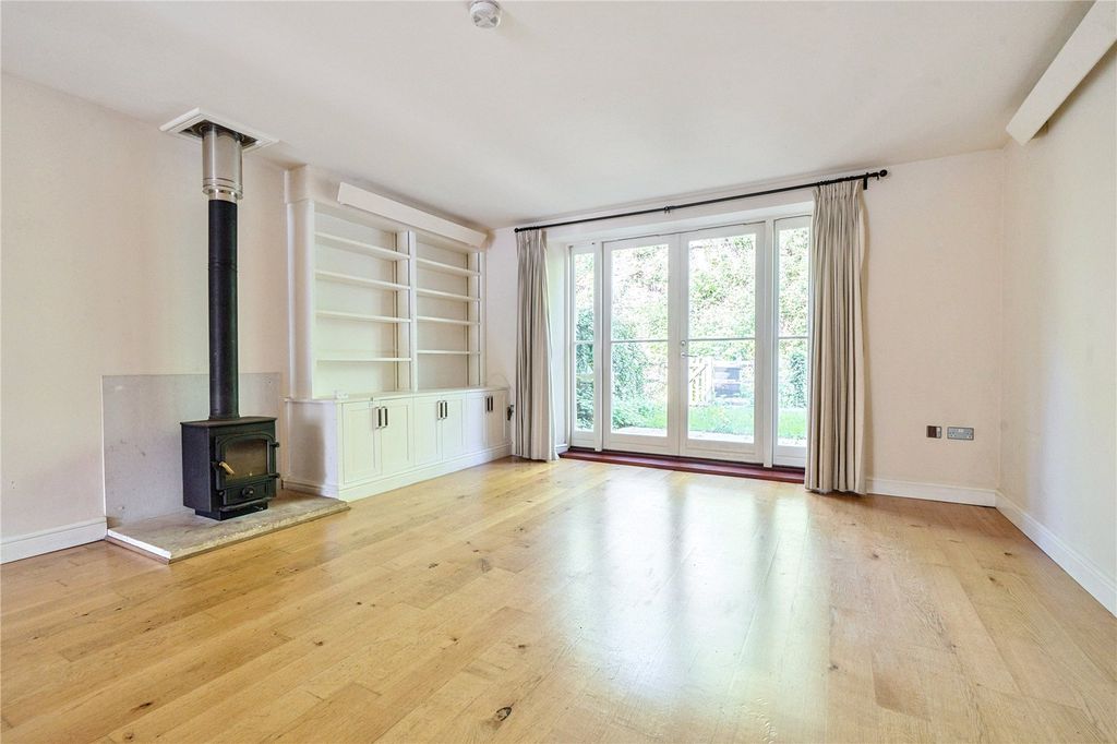 Property photo 2 of 20 Picture No. 25