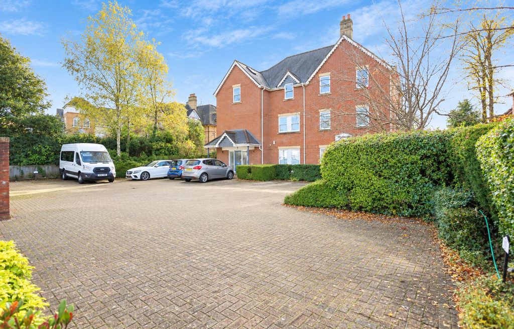 Property photo 1 of 8