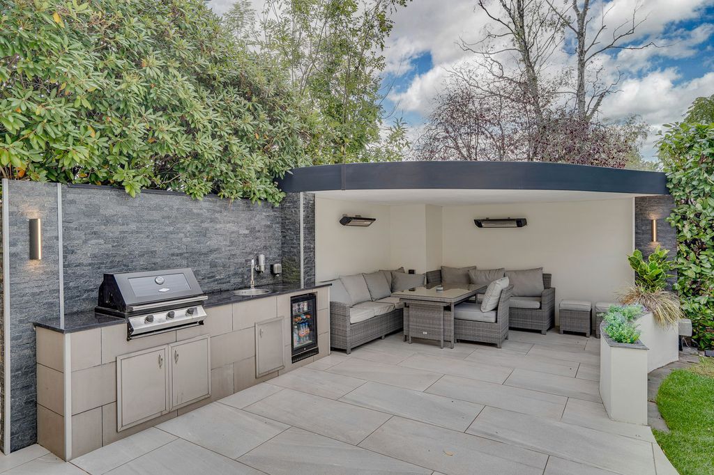 Property photo 3 of 28