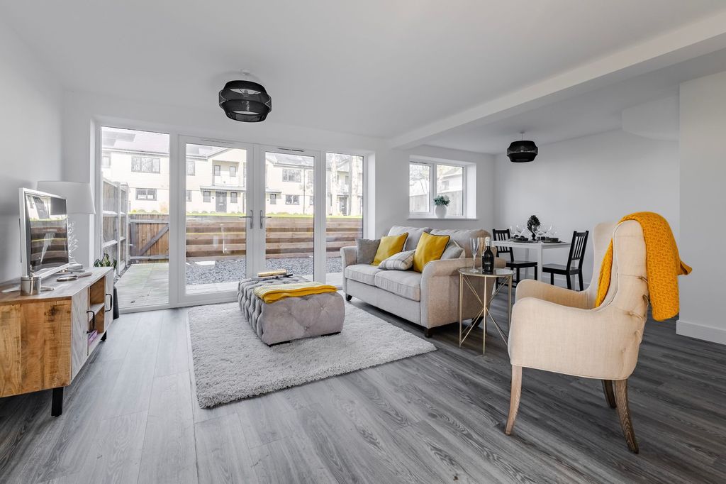 Property photo 3 of 22