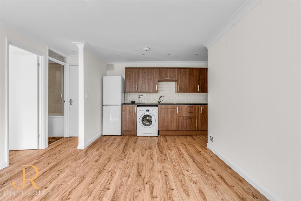 Property photo 3 of 9 Internal-9.Jpg