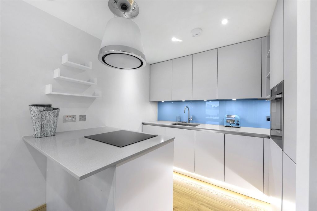 Property photo 3 of 13 Kitchen