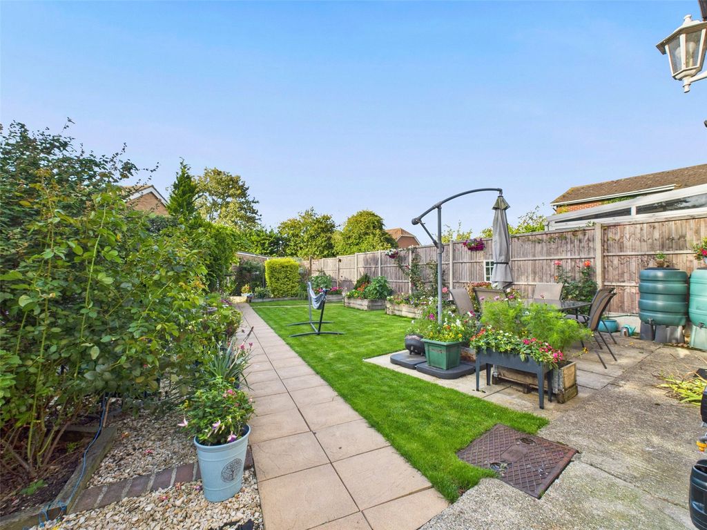 Property photo 2 of 18 Garden