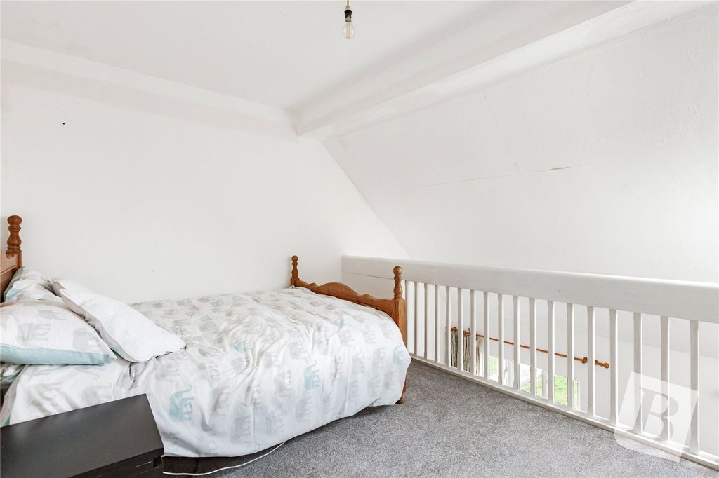 Property photo 3 of 13 Bedroom