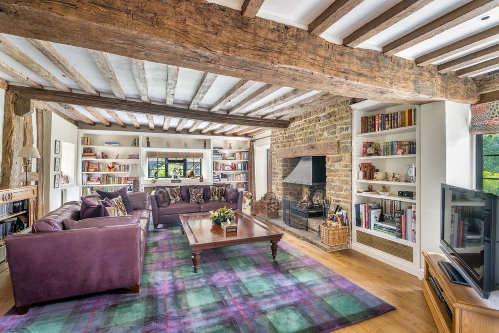 Property photo 3 of 44 Drawing Room