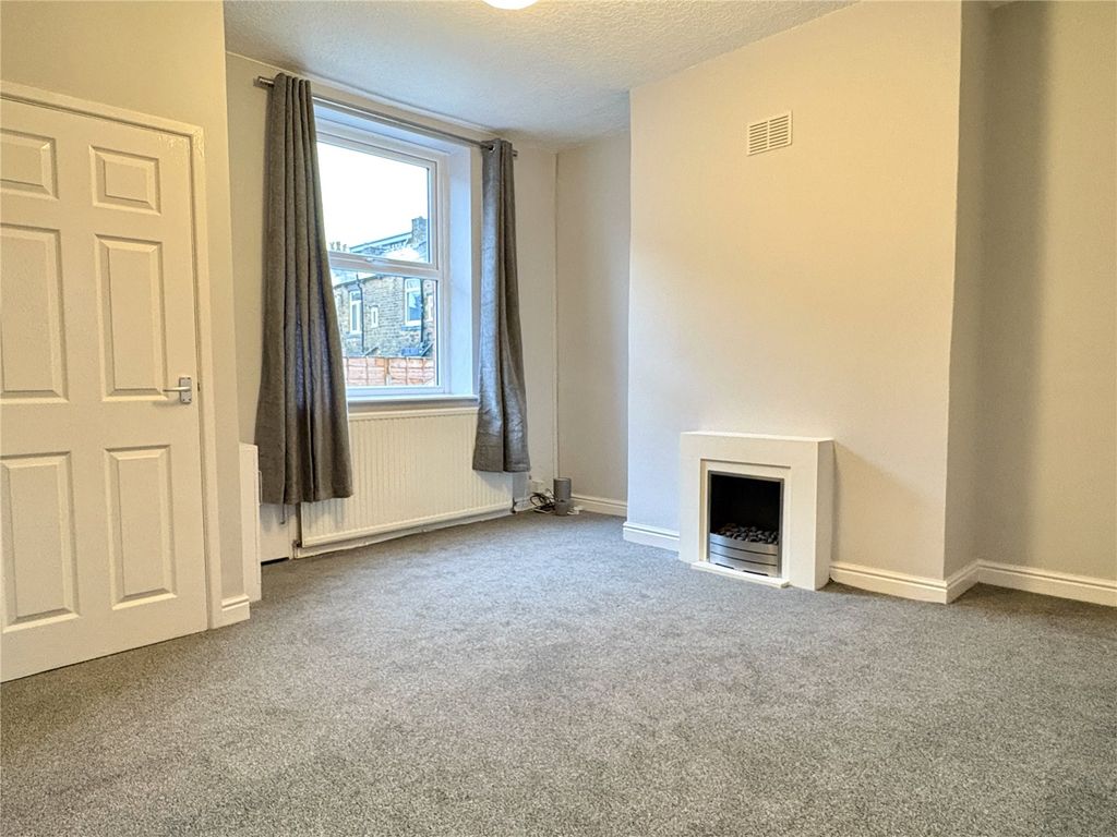 Property photo 2 of 14 Lounge