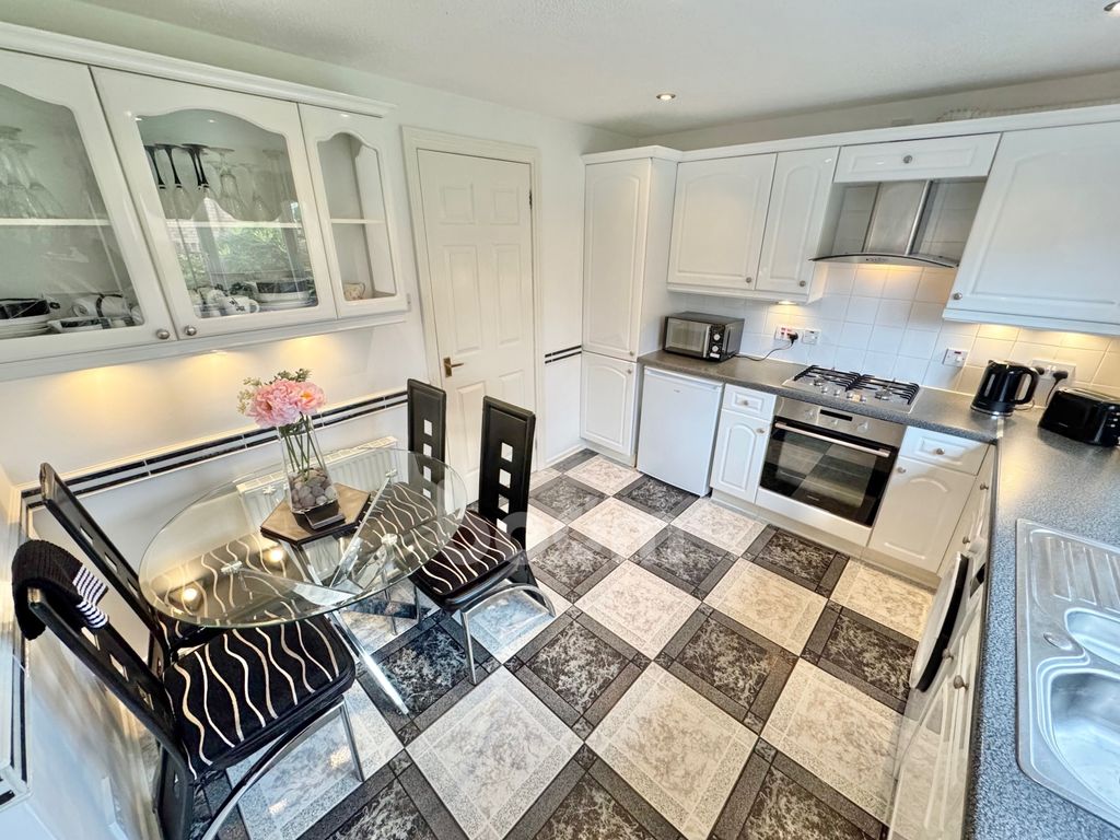 Property photo 3 of 31 Stable Grove, Paisley Kitchen