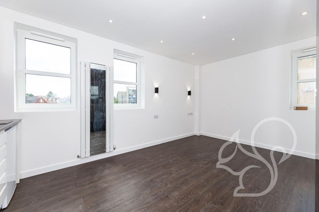 Property photo 3 of 7 Open Plan Living