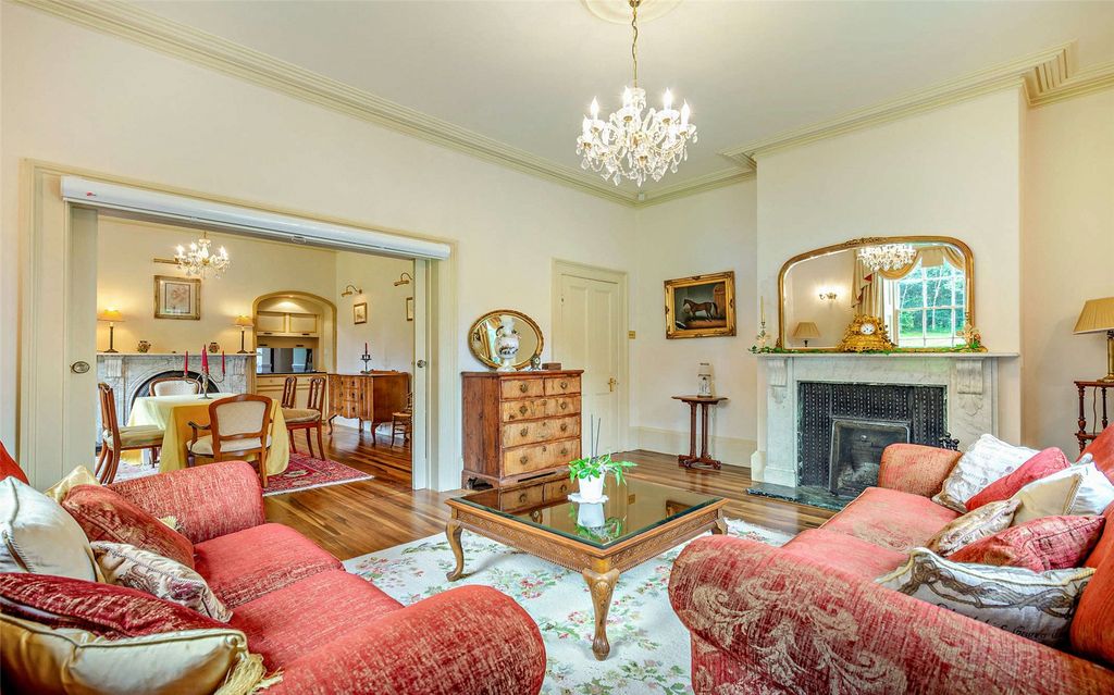 Property photo 3 of 23 Sitting Room
