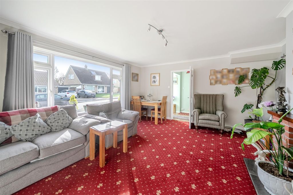 Property photo 3 of 15 Sitting Room