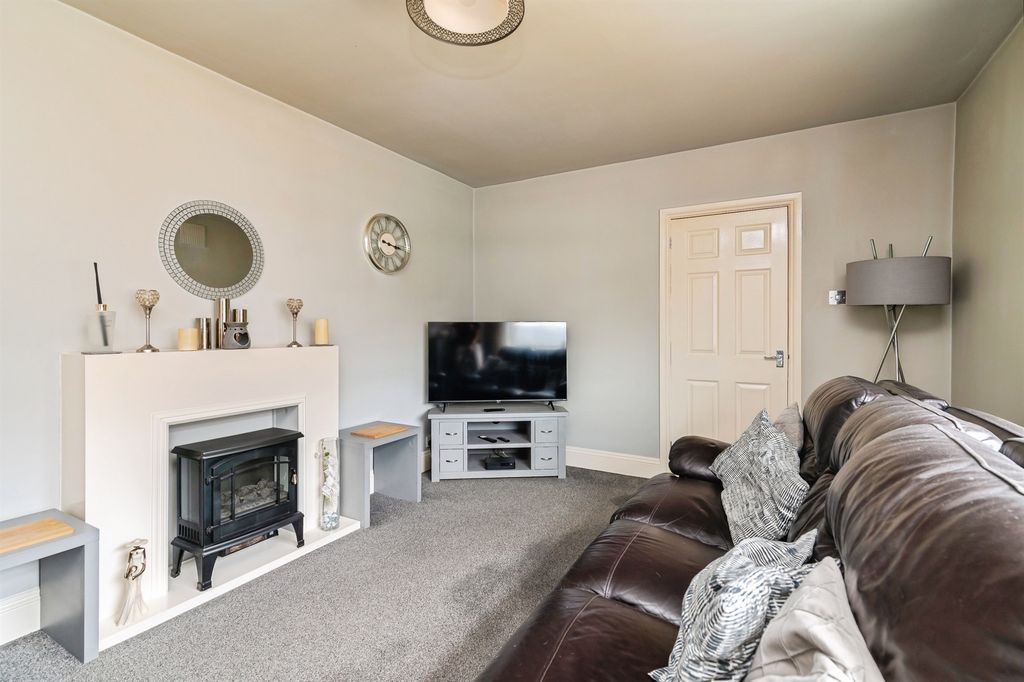 Property photo 3 of 21