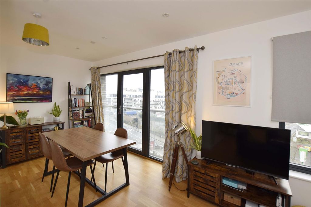 Property photo 3 of 10 Lounge... Copy.Jpg