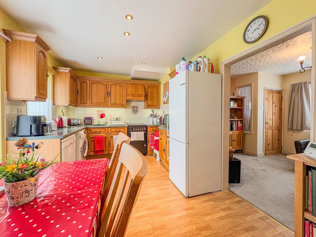 Property photo 2 of 14 4994151