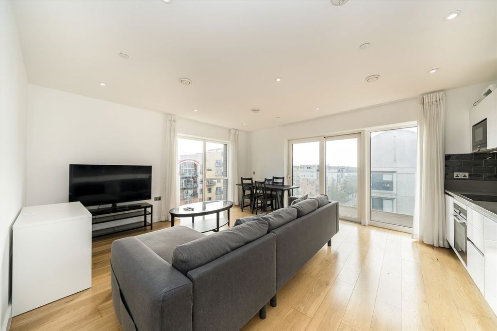 Property photo 3 of 7