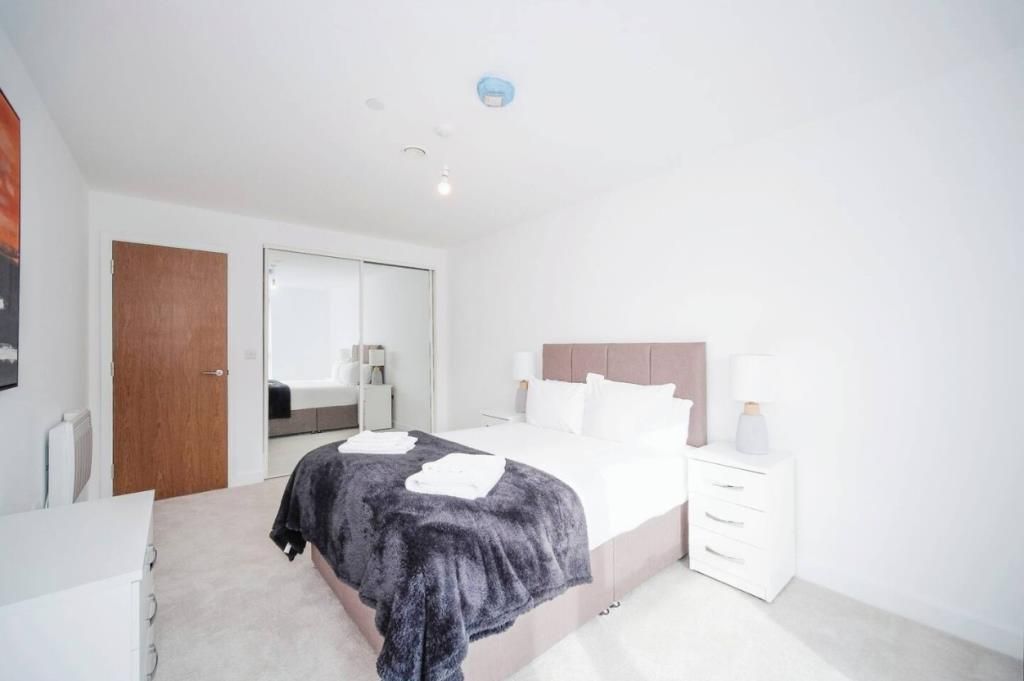 Property photo 1 of 10 Bedroom
