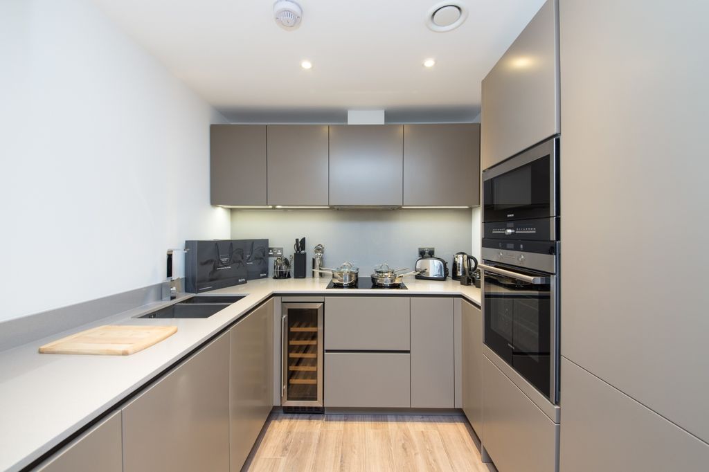 Property photo 2 of 6 Kitchen