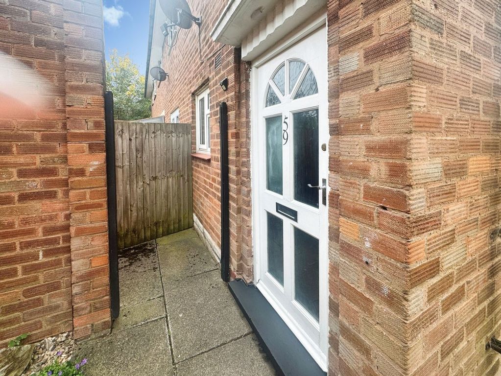 Property photo 2 of 11 Approach