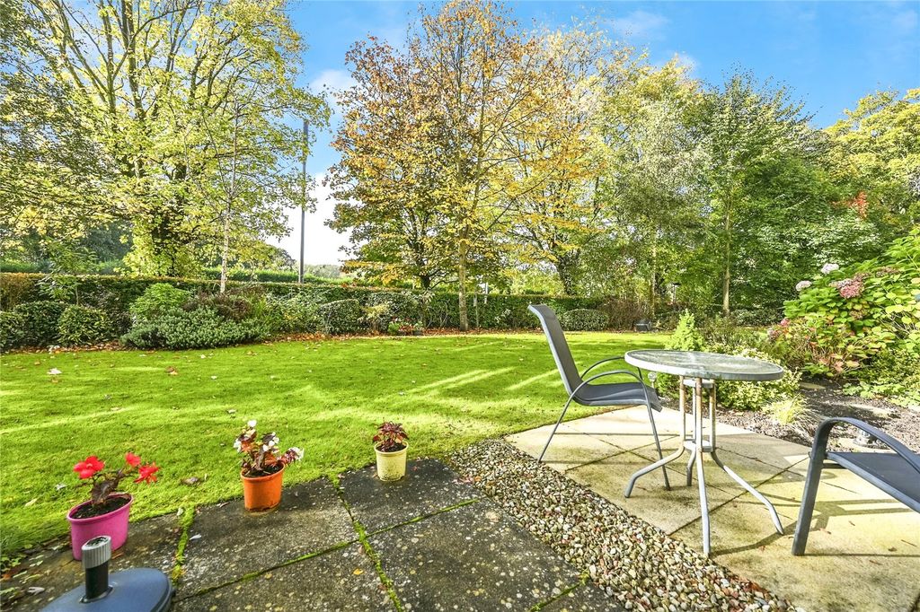 Property photo 2 of 12 Picture No. 10