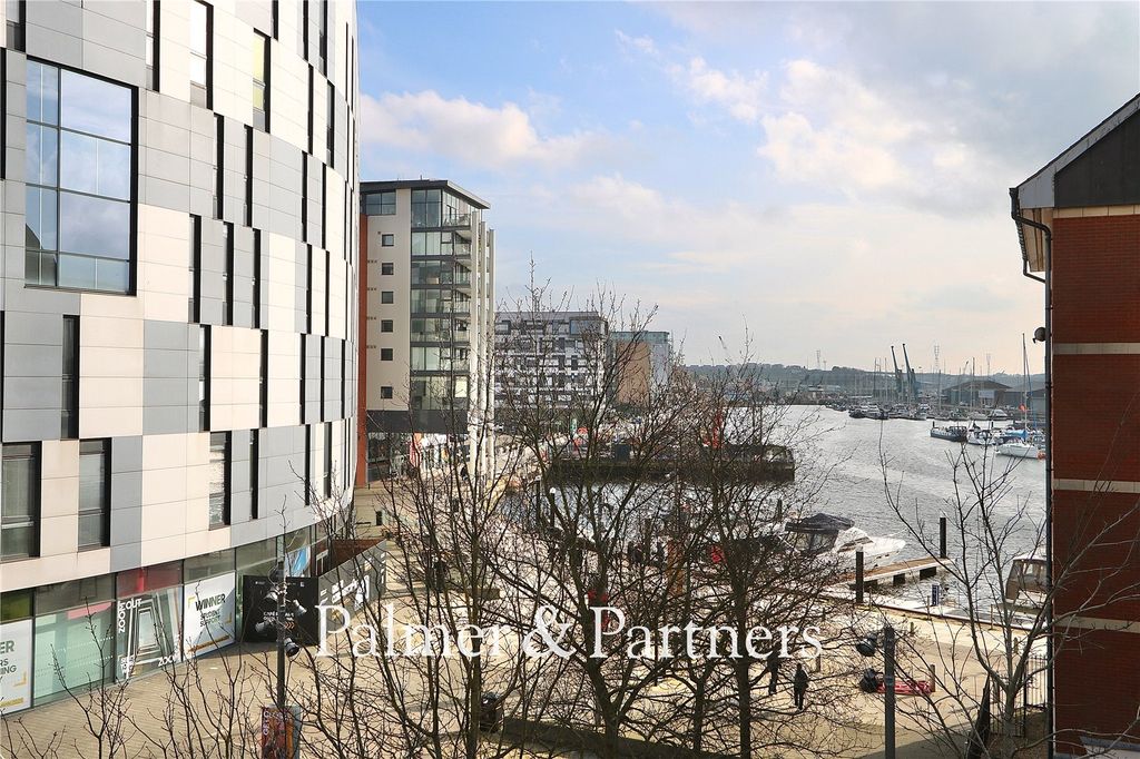 Property photo 3 of 23 Picture No. 04