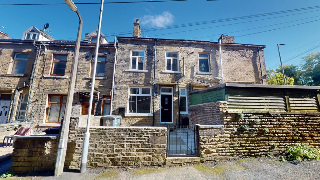Property photo 1 of 8 4-Wellington-Street-09222025_160445
