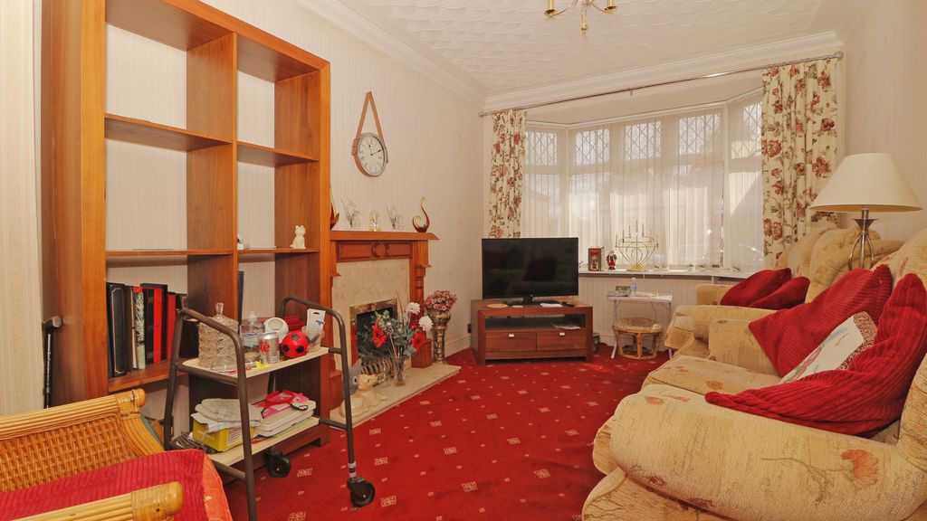 Property photo 2 of 10