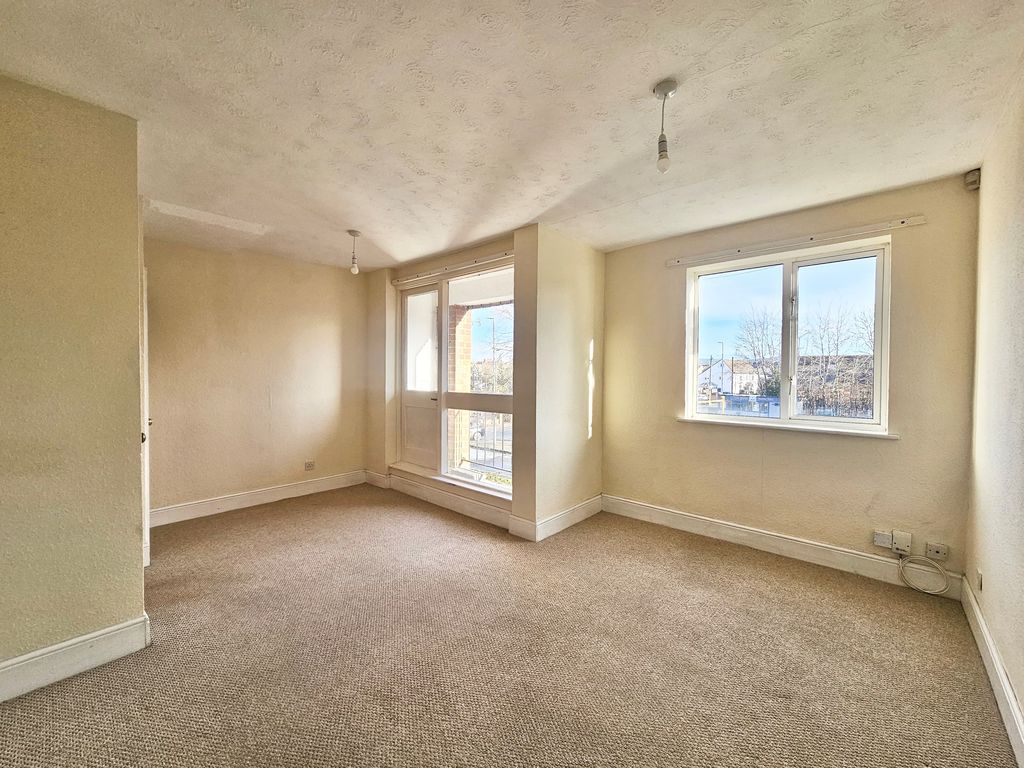 Property photo 2 of 5 Photo 5