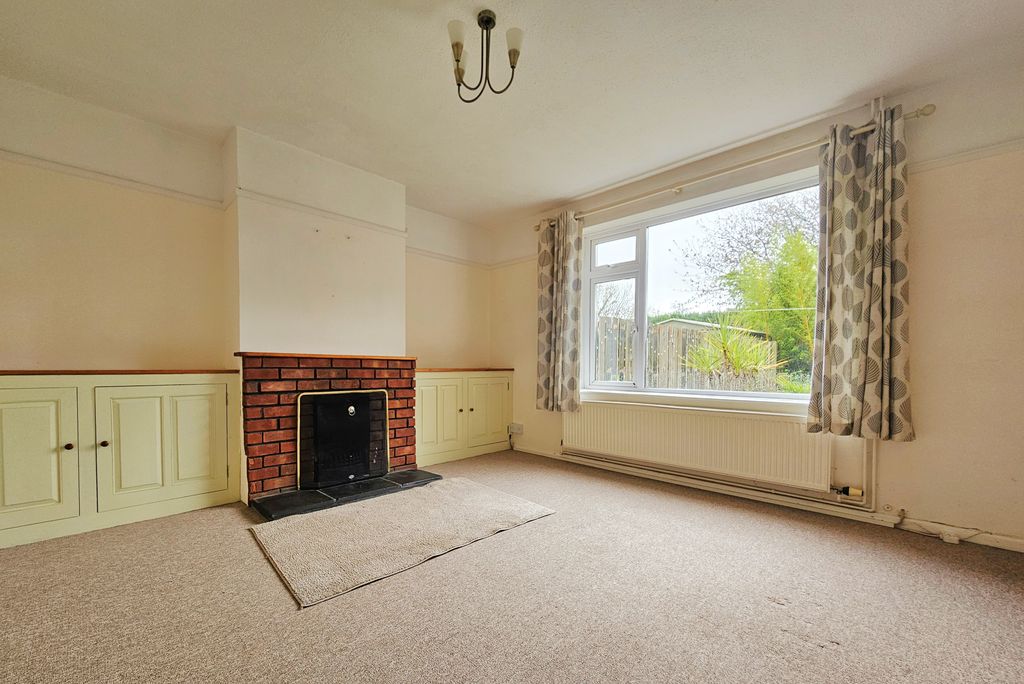 Property photo 2 of 20