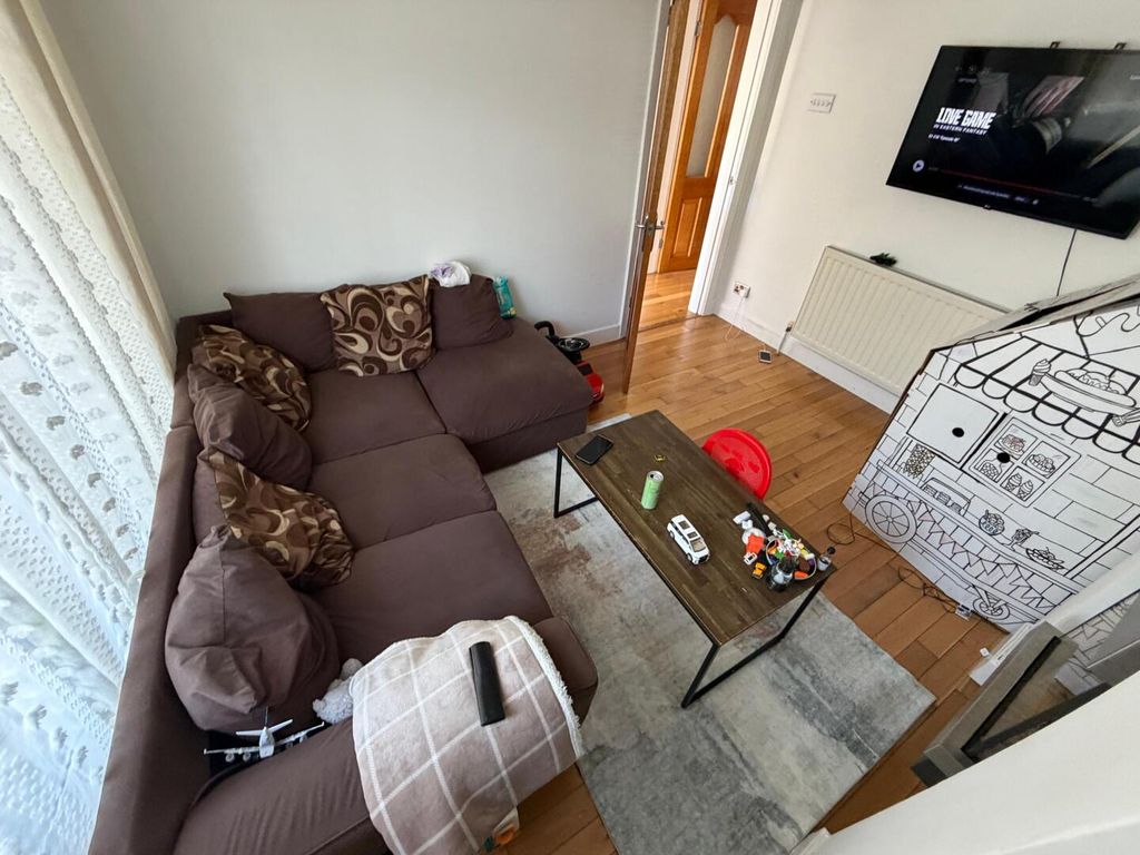 Property photo 2 of 15 Living Room