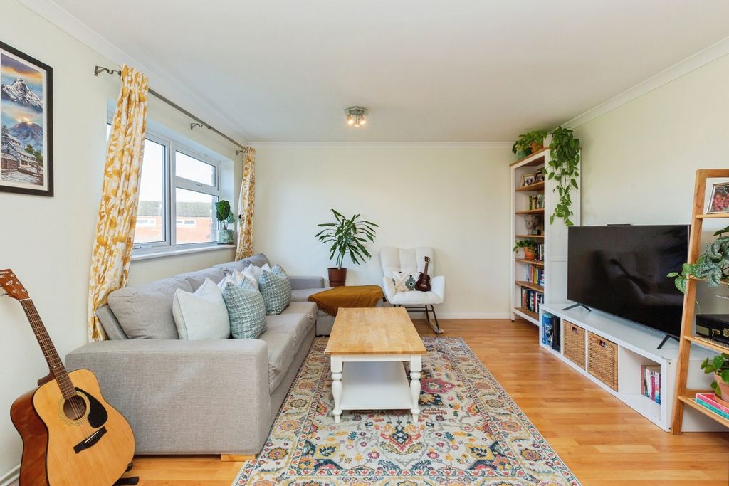 Property photo 3 of 18 Pbox-Img.Jpg