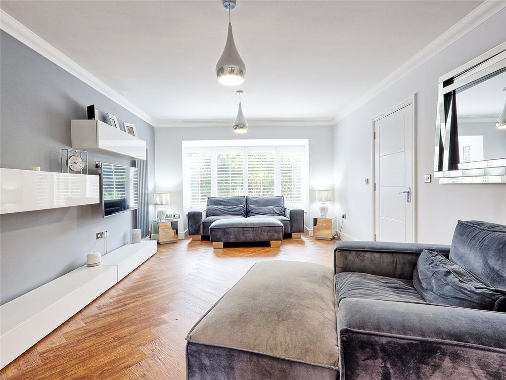 Property photo 3 of 22 Picture No. 06