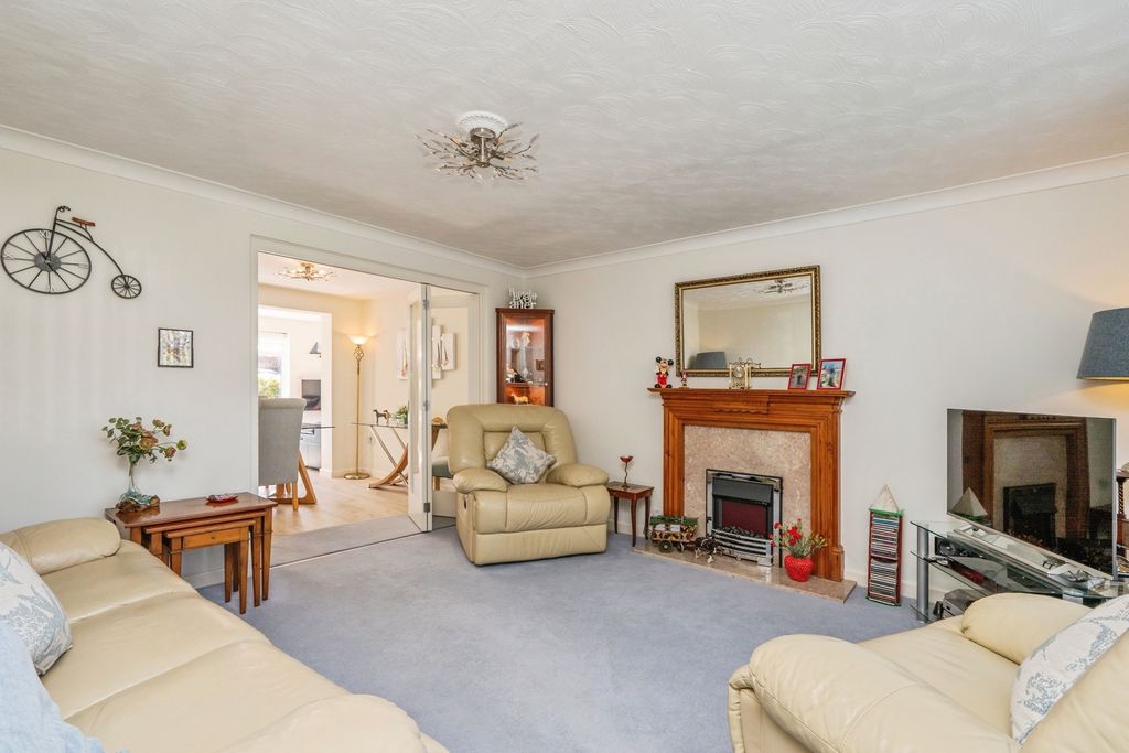 Property photo 3 of 18 Photo