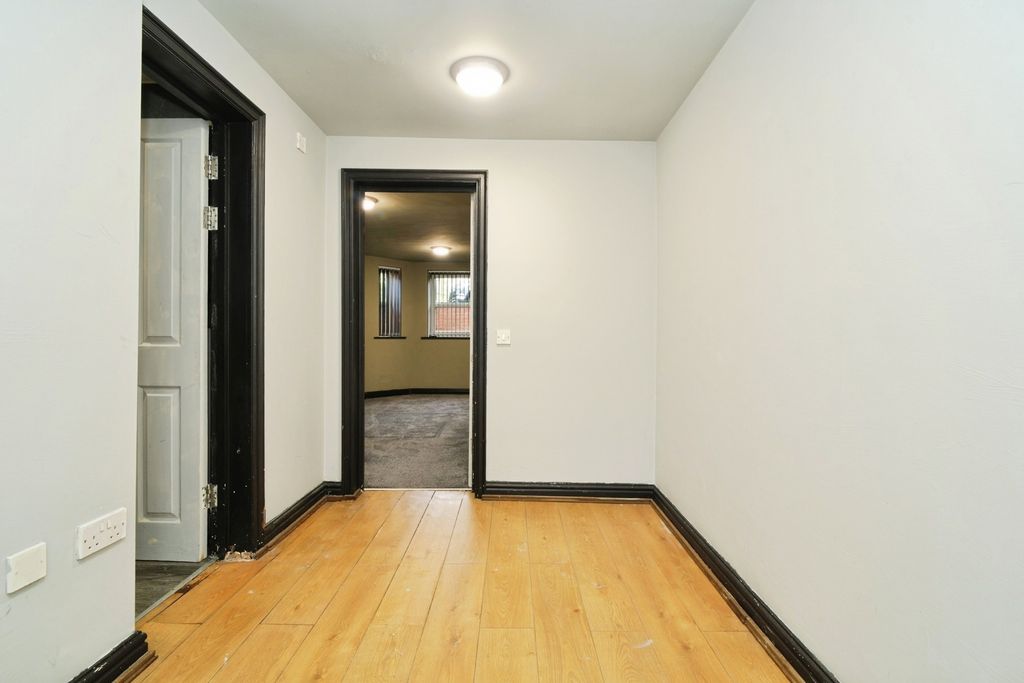 Property photo 3 of 19 Hallway