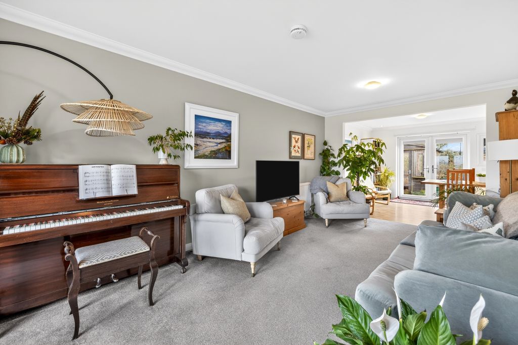 Property photo 2 of 30