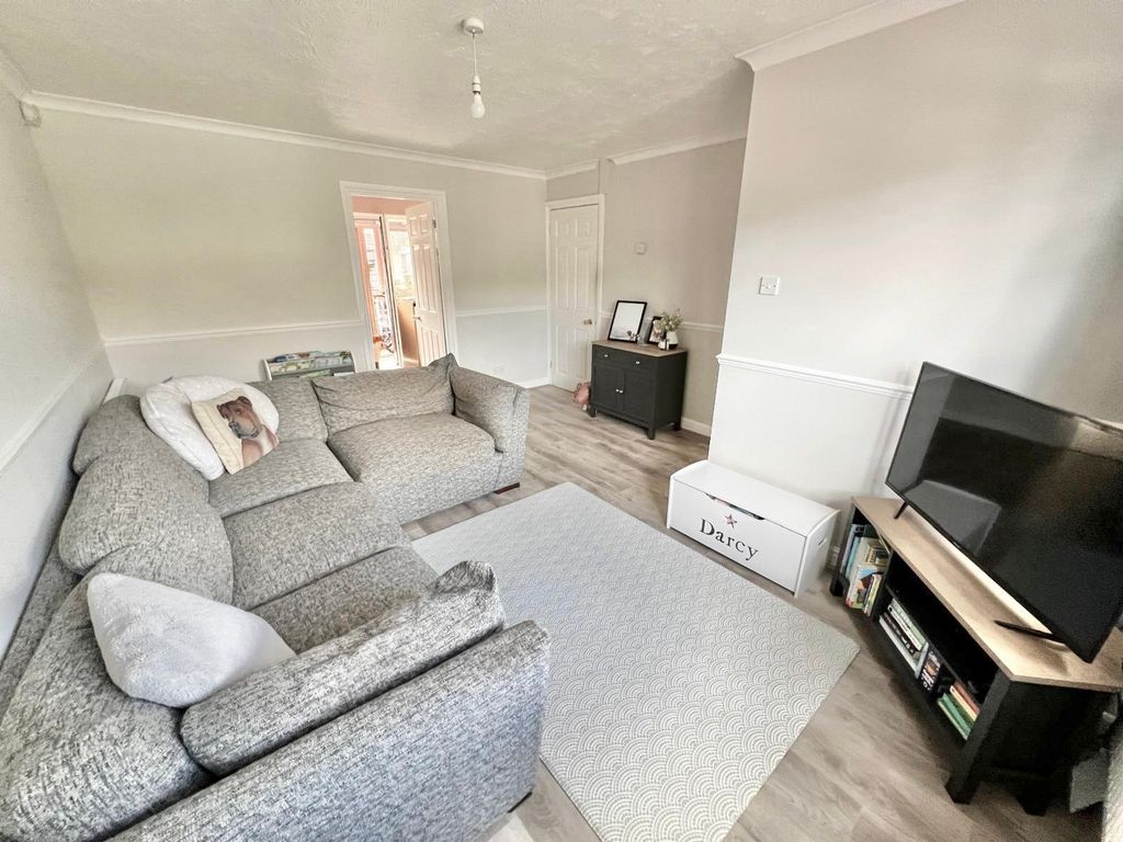 Property photo 3 of 16 Img_0379