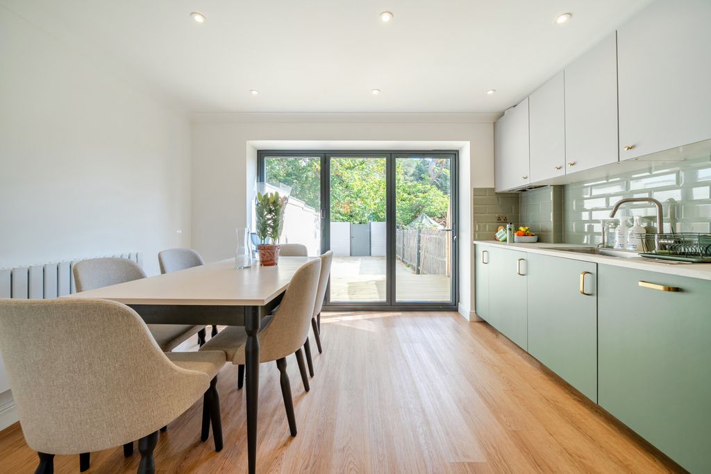 Property photo 2 of 25 1528115-2-6Abe891...