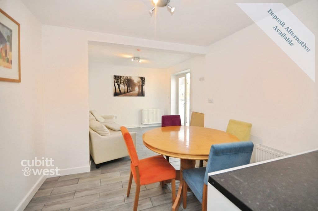 Property photo 3 of 5 Communal Living A...