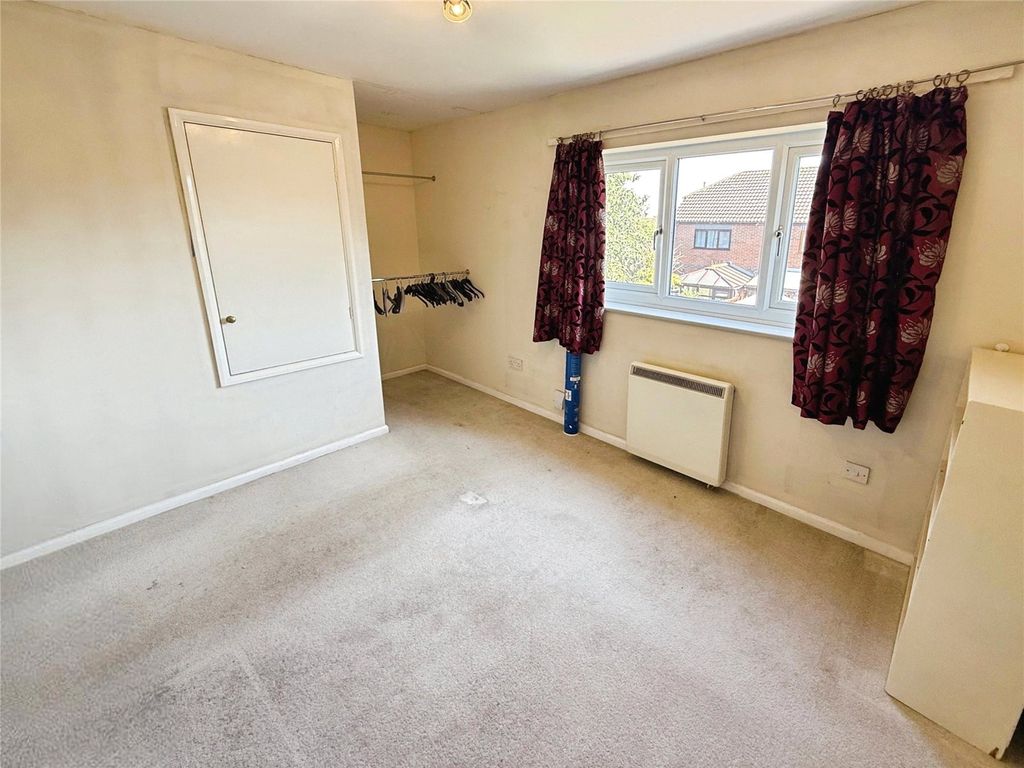 Property photo 3 of 10 Bedroom 1
